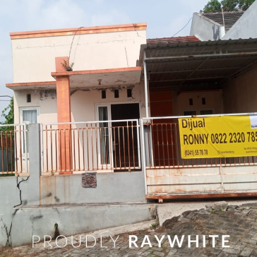 Dijual Rumah di Teluk Pelabuhan Ratu Malang
